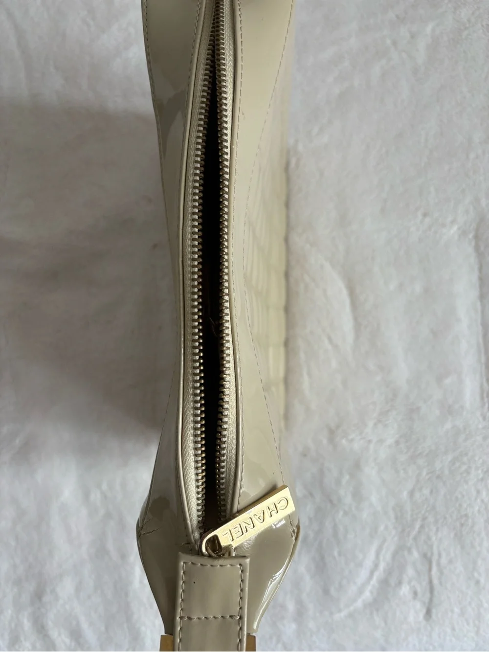 Vintage Chanel Patent Leather Chocolate Bar Quilted Shoulder Bag Beige